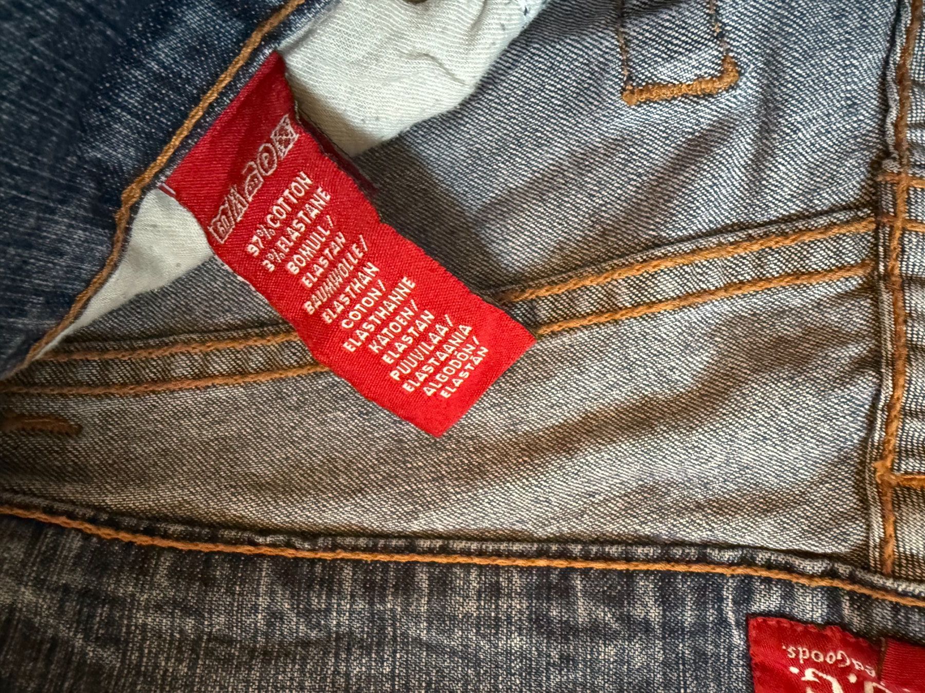 Jeans: Schöne Vintage-Schlaghose 90s/00s – Usato da Winterthur venduto da Bahareeba 2
