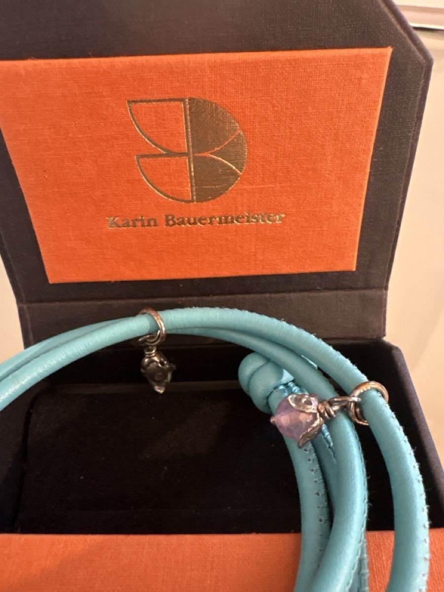 Armbänder & -reifen: Armband Leder mit Silberanhängern – Neu und originalverpackt aus Oetwil am See von Aldox108 3