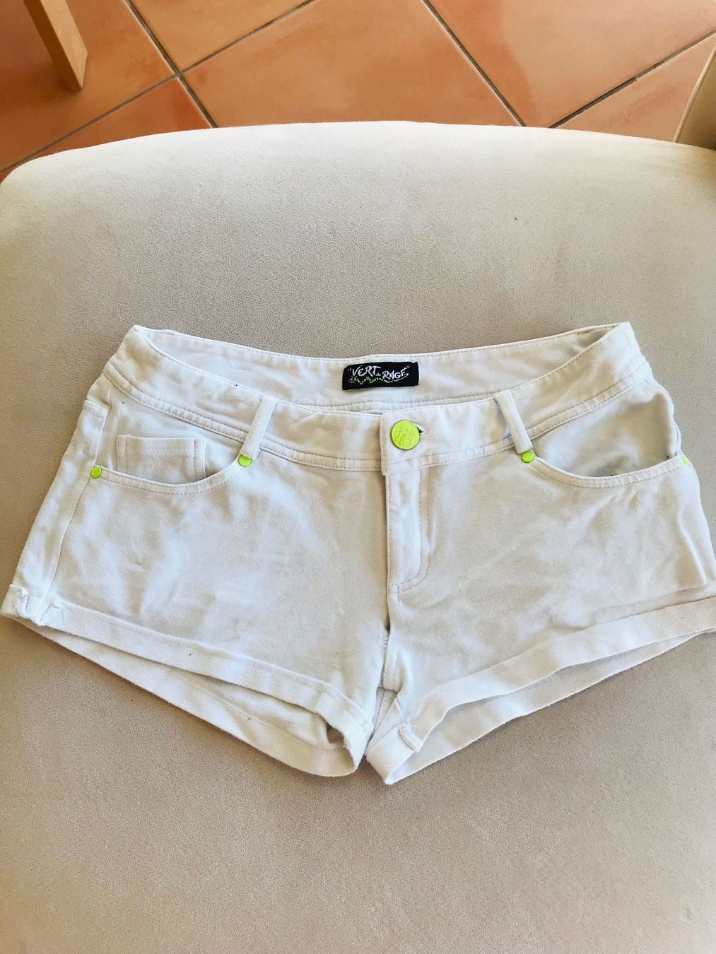 Jeans: Superbe Short Vert de Rage Envoi possible/Versand möglich – Usato da Belmont-sur-Lausanne venduto da chu_vxf5