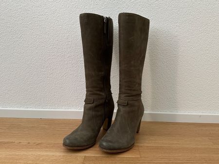 Elegante Ecco Leder Stiefel in Olivgrün, Grösse 38