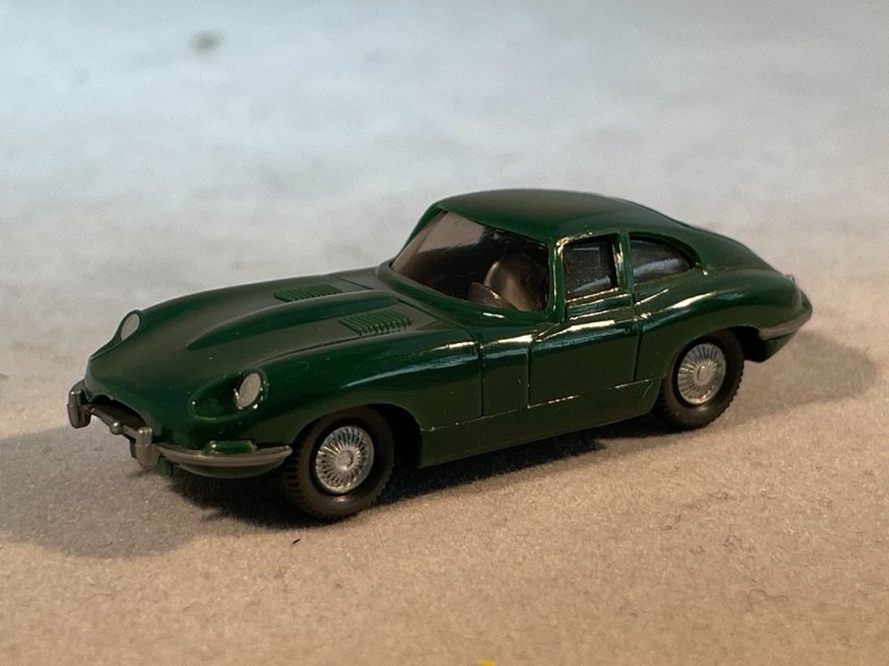 Modèle Réduit Jaguar Type E Au 1/87 Par Wiking – Marron Clair, Sans Boîte