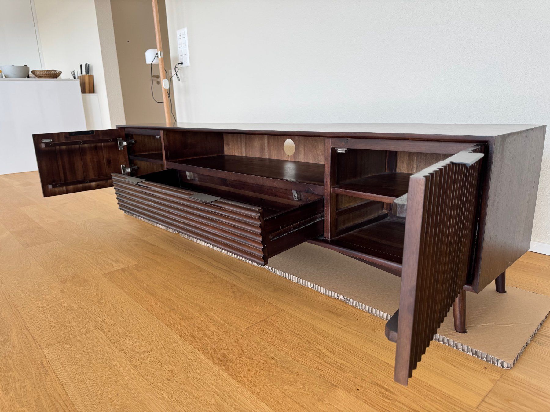 Mobili TV: TV Sideboard Holz 190cm – Usato da Oberägeri venduto da bre_r5q6 1