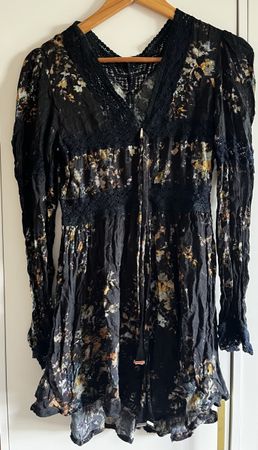 Zartes Sommerkleid mit Blumenprint & Spitze, Gr. S