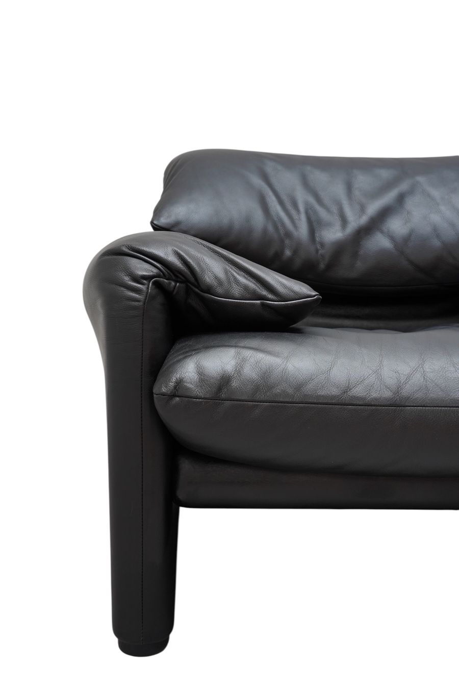 Cassina Divani: (2) Canapés Maralunga , cuir noir pour Cassina – Usato da Bulle venduto da ABELiAM 1