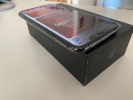 Apple iPhone 11 Pro Max / 64GB /Top Zustand
