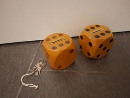 2 Stück Würfel-Spardosen aus Holz mit Schlüssel, Vintage