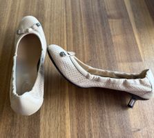 Tod's Ballerina helles Beige perforiert, kl. Absatz, 38.5