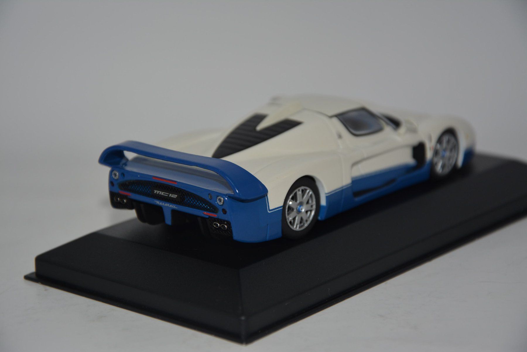 Maserati Modellini d'auto: Maserati MC12 2004 , iXO , 1:43 – Nuovo e nell'imballaggio originale da Goldach venduto da Feivel9 6