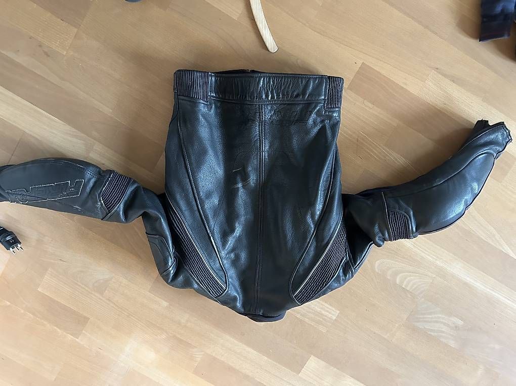 Completi: Motorrad Lederkombi 2 teilig – Usato da Neuenegg venduto da popeye16