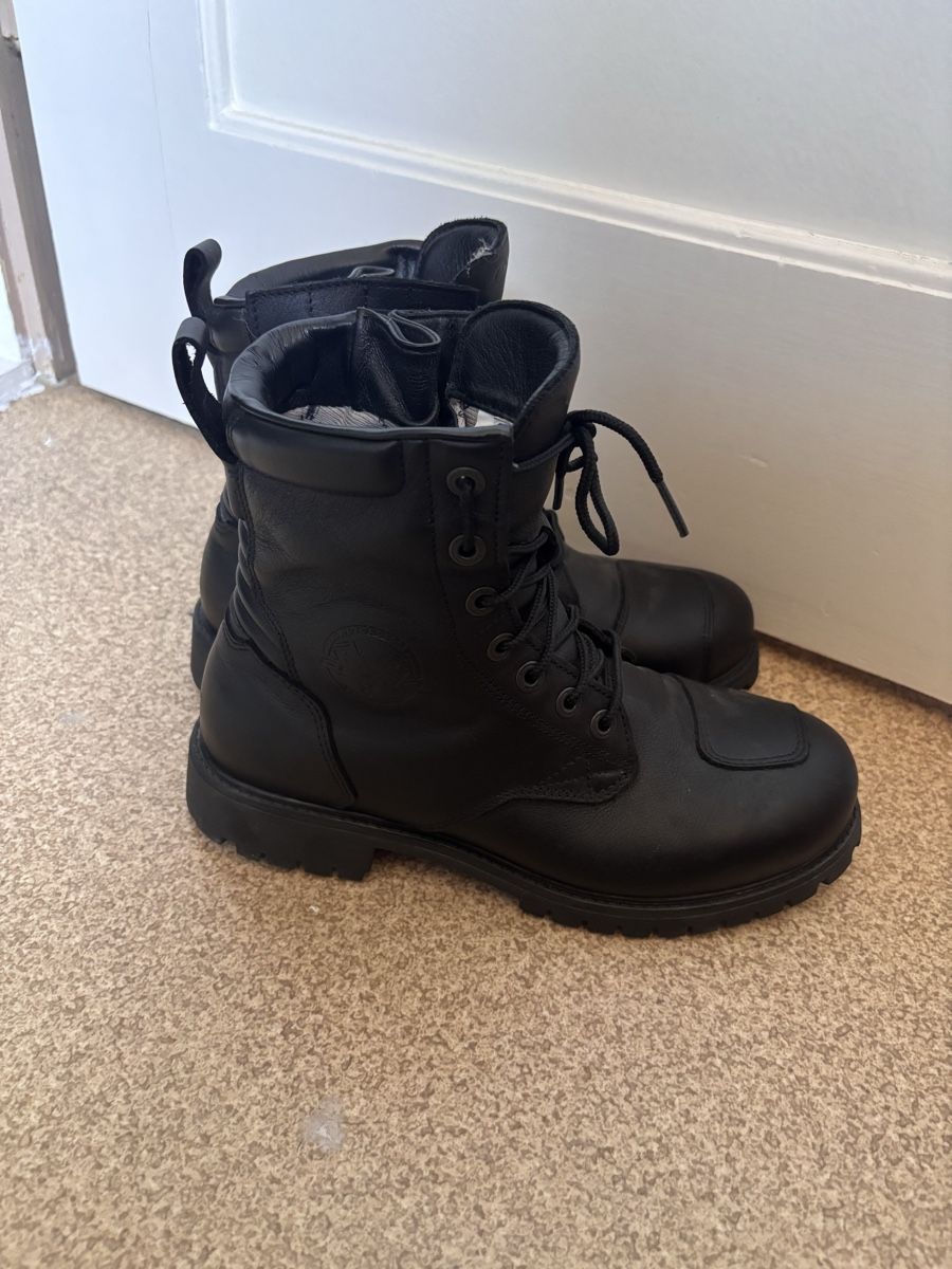 Scarpe da uomo: Motorradstiefel Forma Drytex Grösse EU40 schwarz – Nuovo (secondo la descrizione) da Friltschen venduto da shl_8ddn