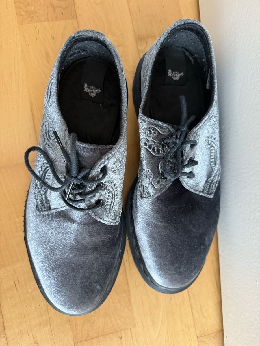 Dr. Martens Chaussures femmes: Dr. Martens Halbschuh Samt – Neuf (Voir description) à Bern par urs_jsz5 1