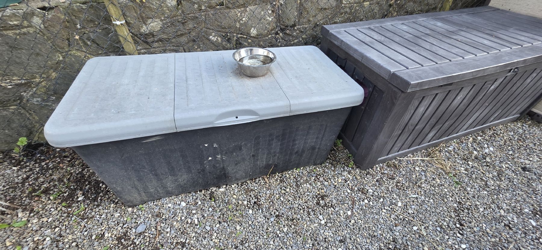 Box contenitori: Aufbewahrungsbox Kunststoff Deckel grau gebraucht – Usato da Menzingen venduto da vannessa.studer