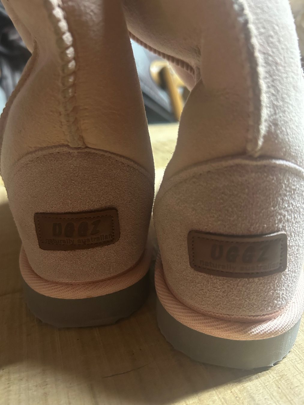 Scarpe da donna: Bottes rose style UGG – Nuovo (secondo la descrizione) da Val-d'Illiez venduto da Dombou 2
