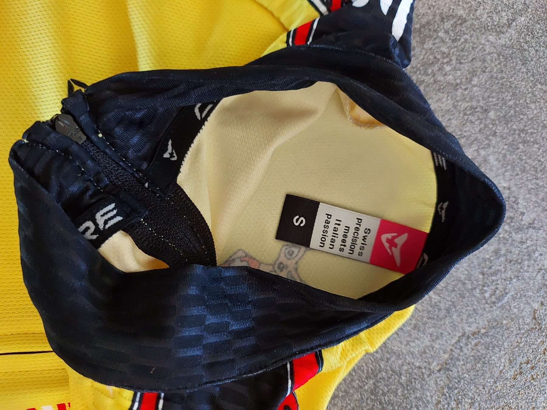 Canottiere & Pantaloni: Fahrradtrikot gr S – Usato da recherswil venduto da papamoll71 1