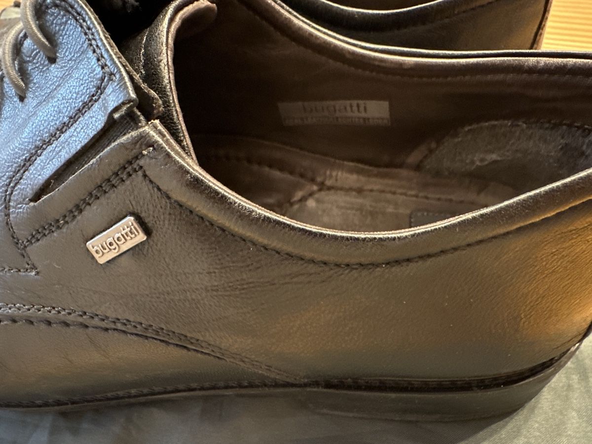 Bugatti Scarpe da uomo: Elegante Bugatti Lederschuhe Schwarz Gr 43 – Usato da Horw venduto da yvesmarc 1