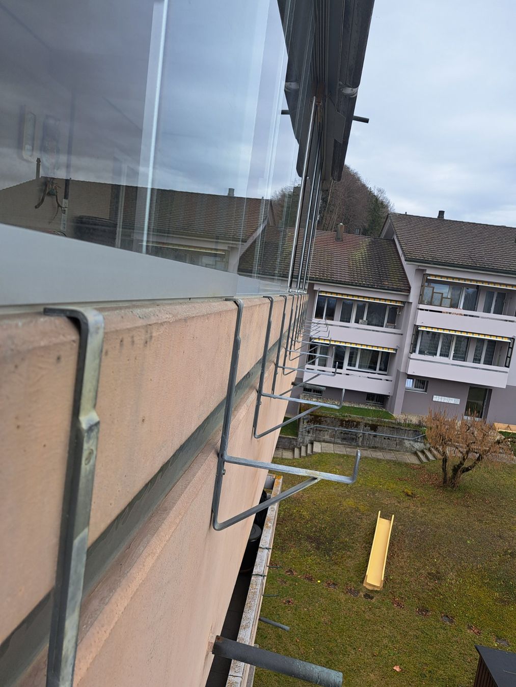Eternit Blumentöpfe: 6 Stück Balkon oder Mauer Blumenkistli – Gebraucht aus Wald ZH von baumih 3