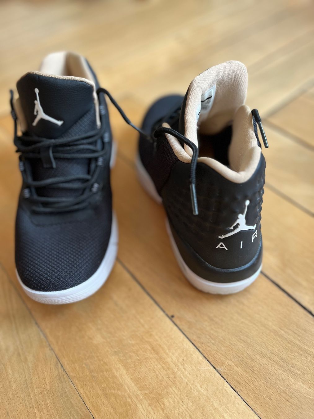 Damenschuhe: Air Jordan 36 1/2 – Gebraucht aus Zürich von Hackl 2