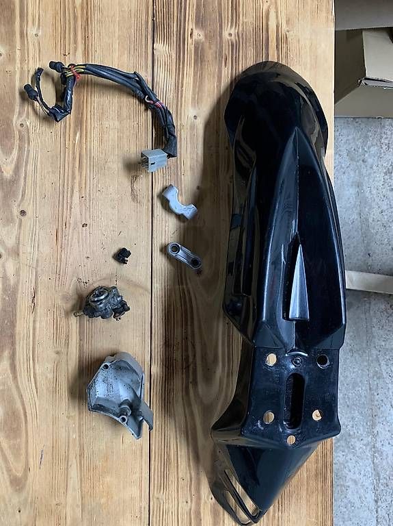 Tutti i ricambio per moto: 50er Ölpumpe, Fender – Usato da Richterswil venduto da luca_stu