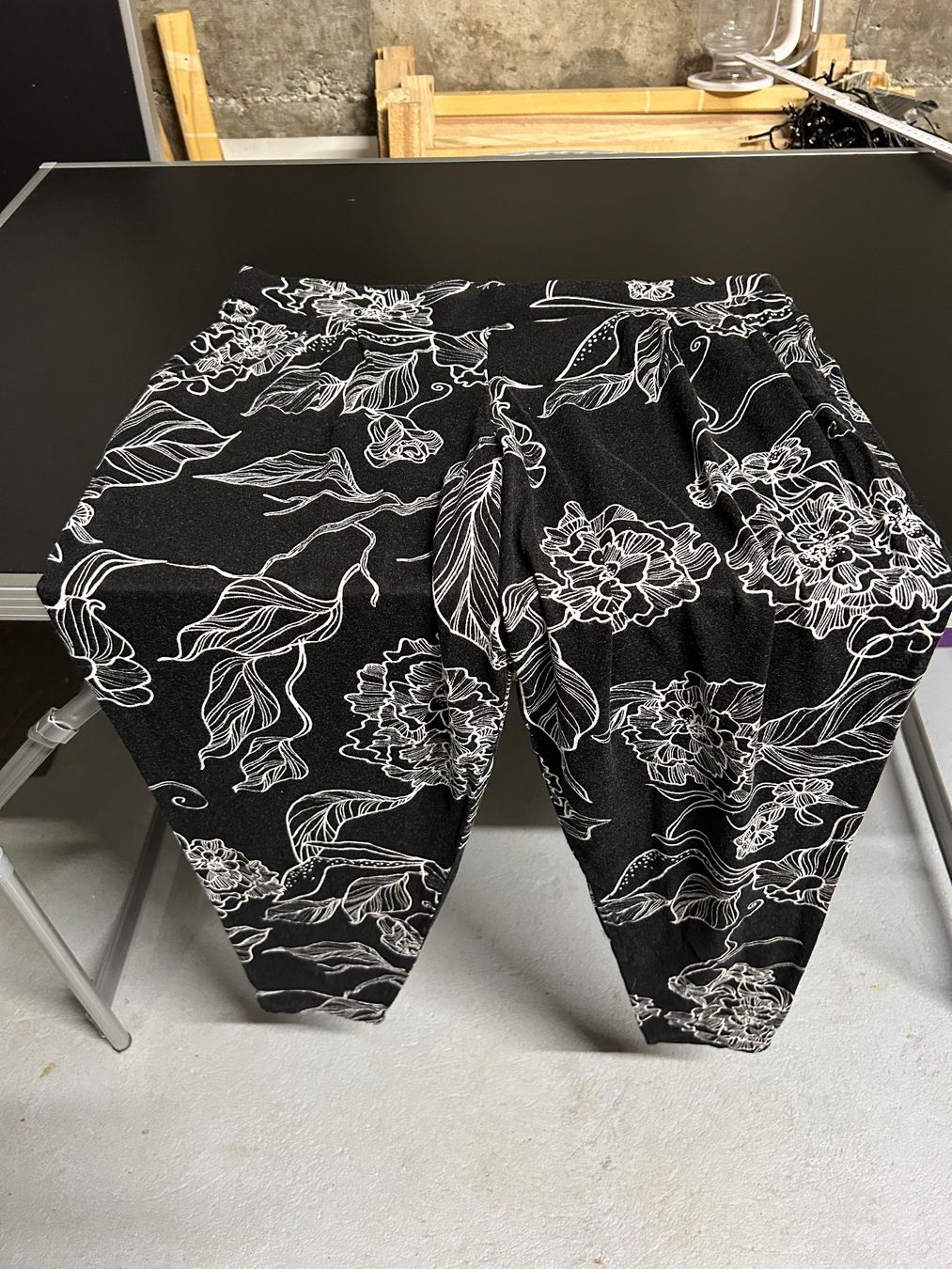 Pantaloni: leichte Damenhose Stretch Gr. L – Usato da Obergösgen venduto da Andre118