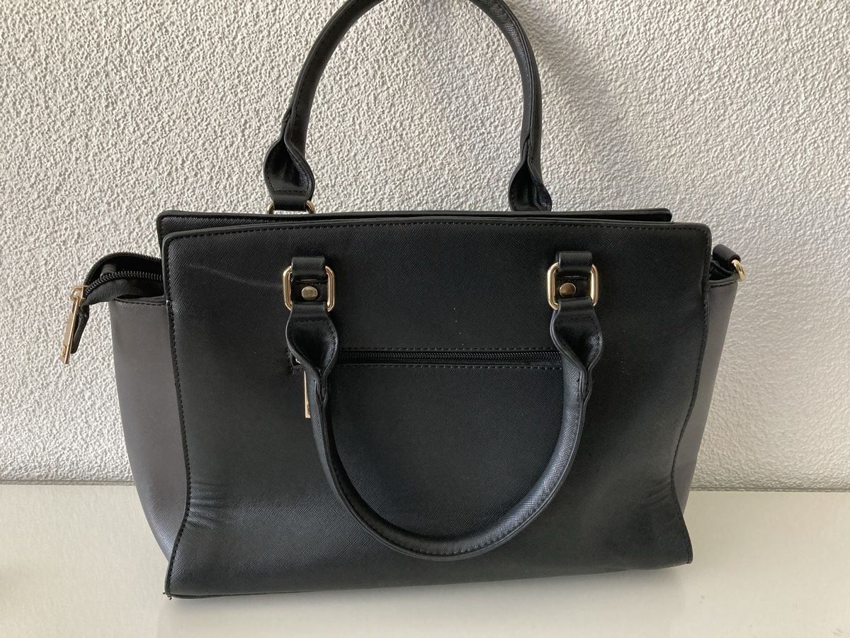 Taschen für Damen: Handtasche, schwarz, grau – Neu und originalverpackt aus Rotkreuz von RoseAss