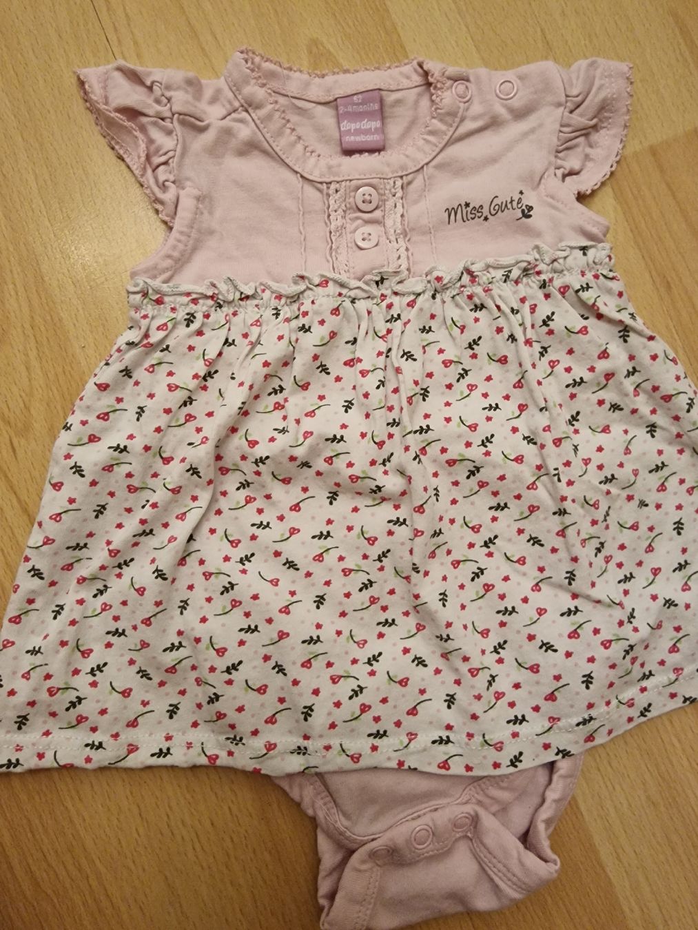 Lotti & Set di vestiti: Baby Kleider Set, Grösse 62/68, Strampler&Röckli – Usato da Staad SG venduto da wk100 4