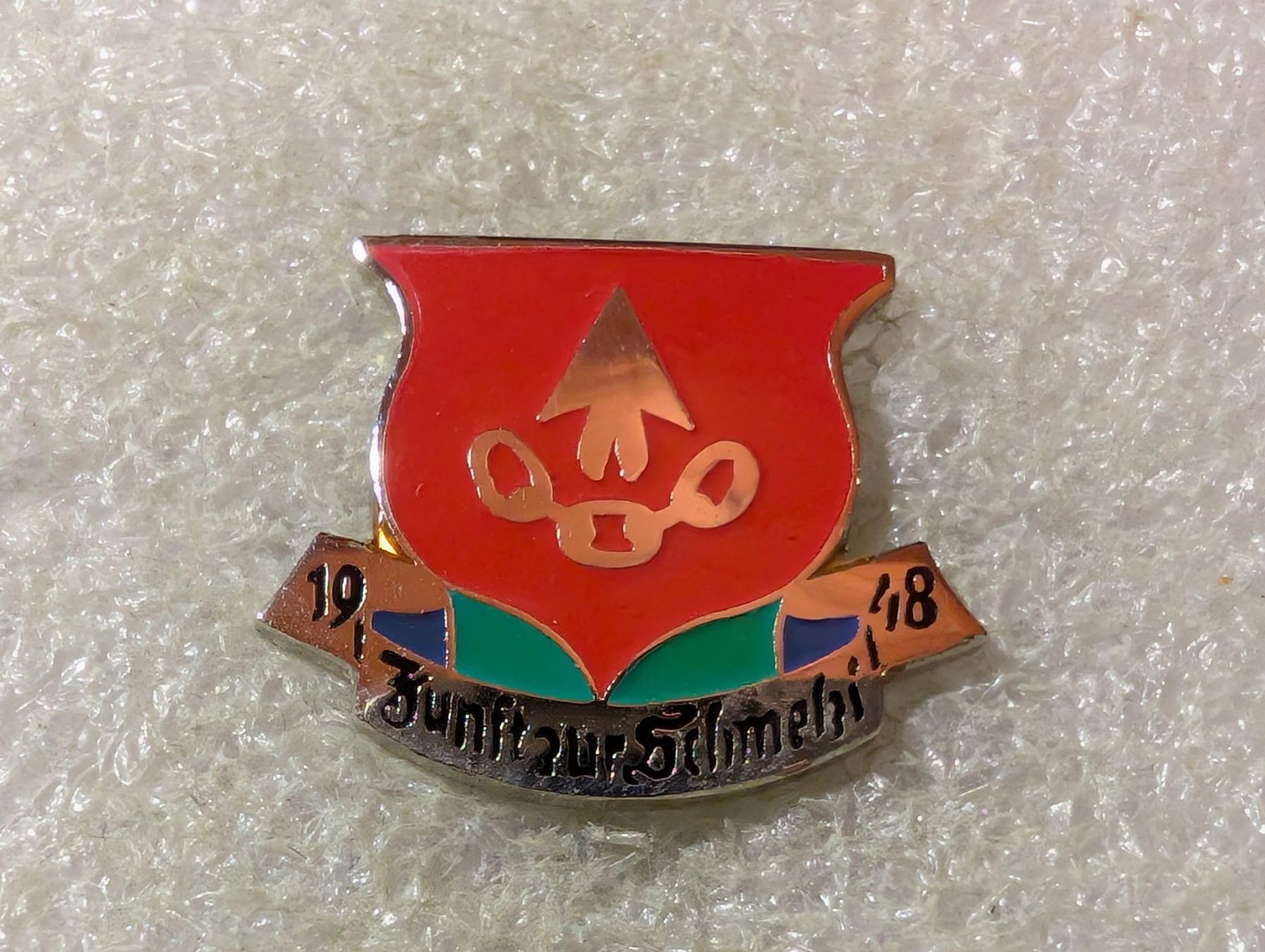 Placchette & Badge: Ansteckpin 83: – Usato da Oppligen venduto da Pin-Fall-Shop