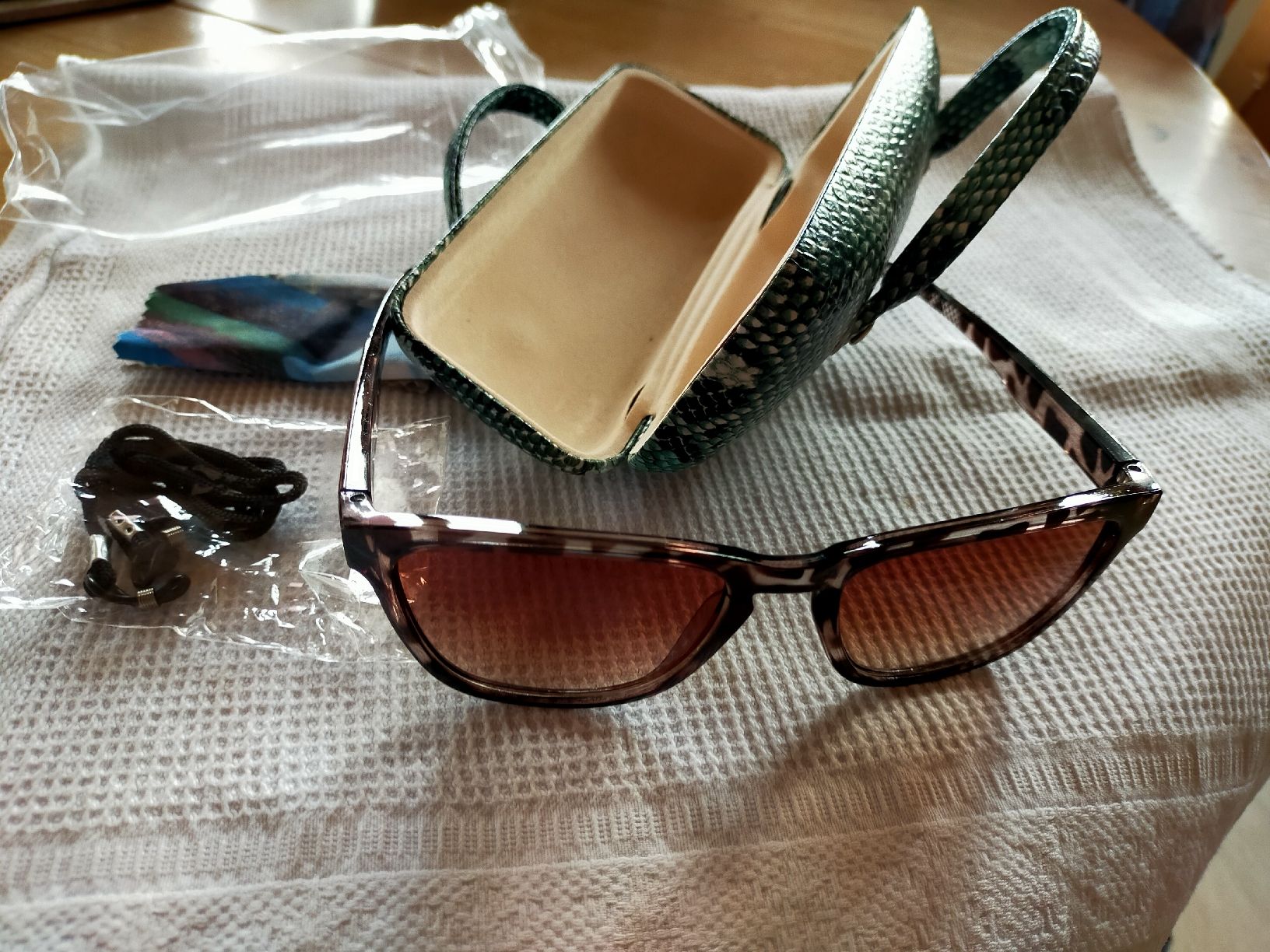 Occhiali & Lenti: Sonnenbrille Schildpattoptik NEU – Nuovo e nell'imballaggio originale da Oberhofen TG venduto da tryxta 2