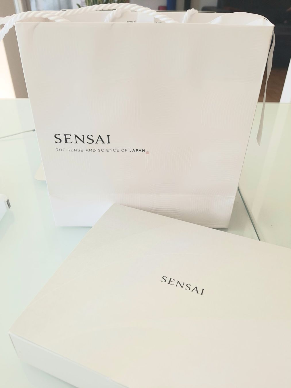 Sensai Cura del viso: Sensai Induction Kit Silk - Travel Set – Nuovo e nell'imballaggio originale da Zollikerberg venduto da Sell-Buy-it 2