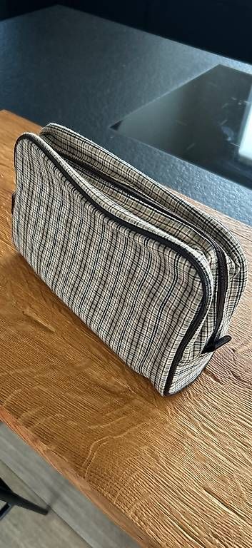 Kosmetikkoffer: Necessaire – Gebraucht aus Reinach BL von sve_d9qj