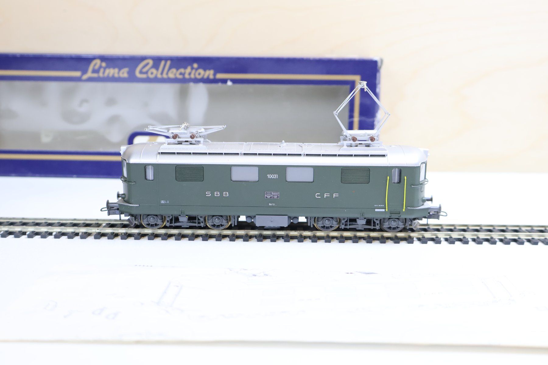 Lima Modellini di ferrovie: Lima Collection SBB Re 4/4 E-Lok - 208444 - H0 – Usato da Winterthur venduto da Monstera 4