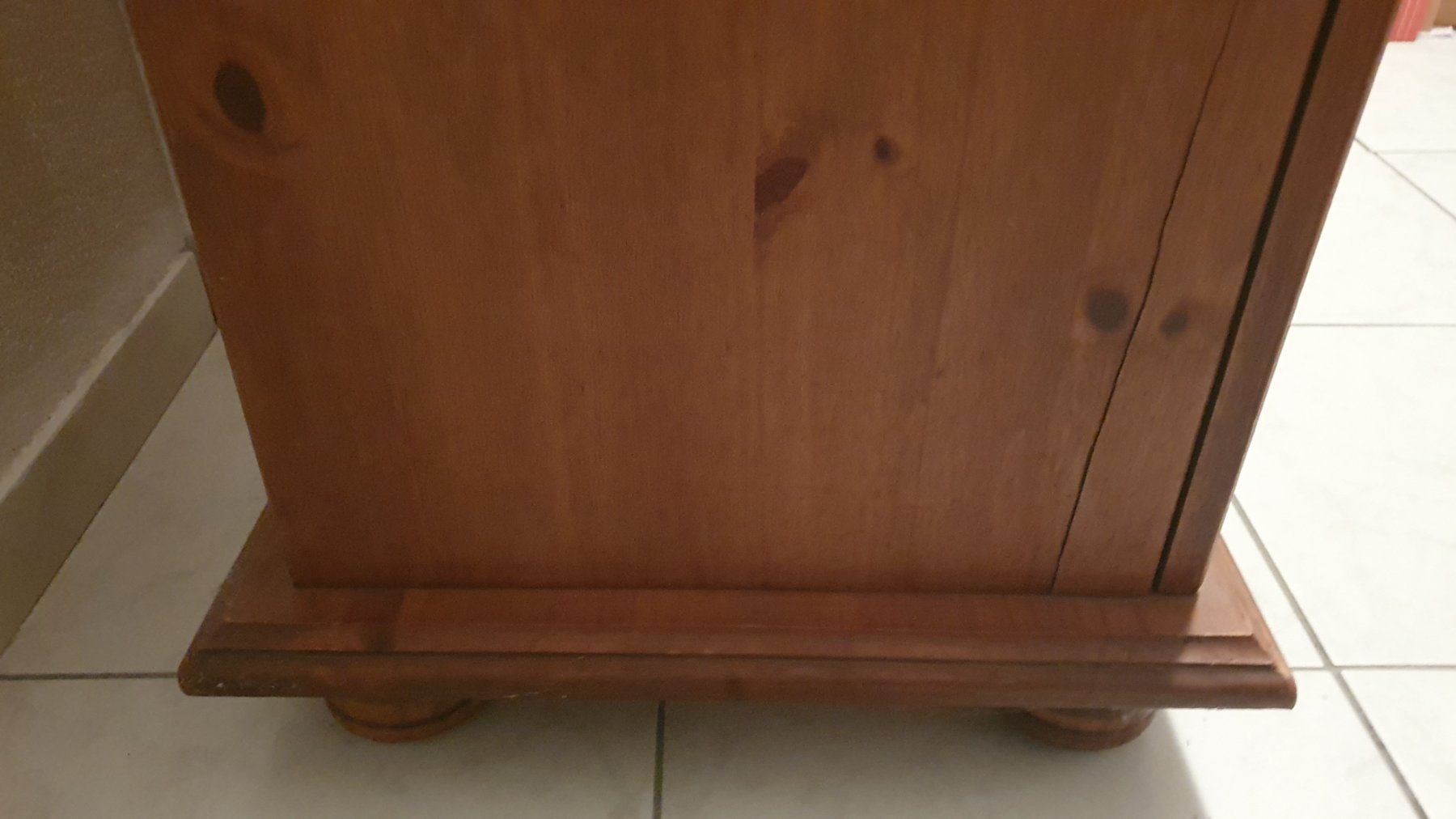 Armadi: Massiv Holz Barschrank  Wein – Usato da Winterthur venduto da Ywan1 6