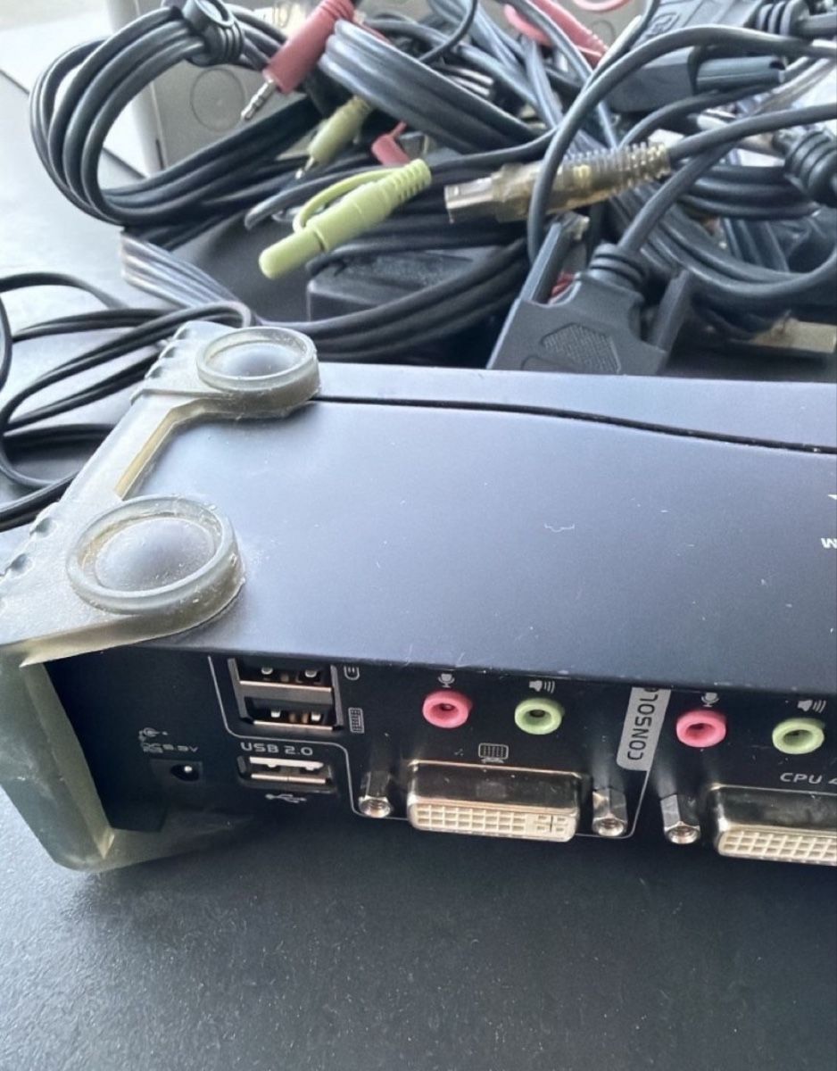 PC: Aten KVM Switch CS1764A KVM-Switch, 4-Port – Usato da Sumiswald venduto da Katja-Yves 2