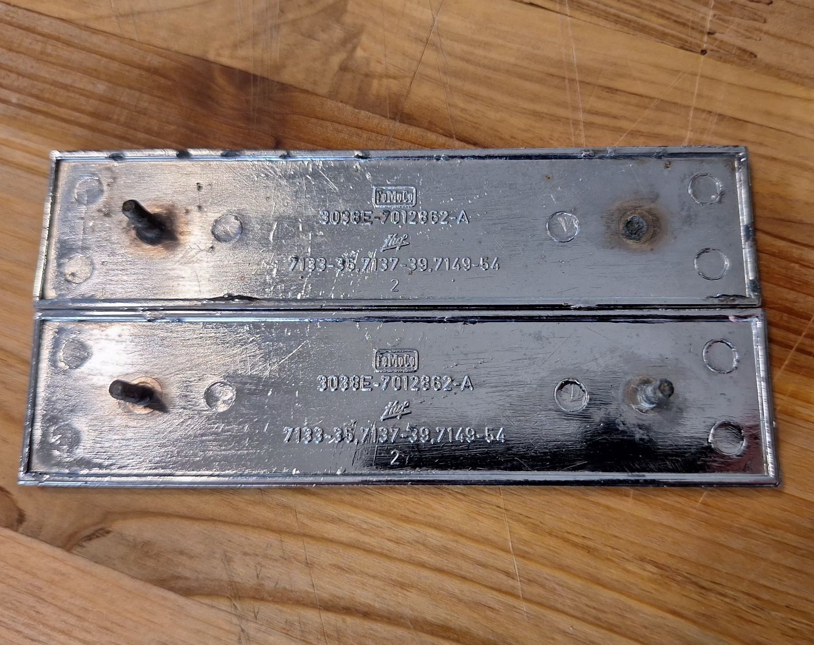Ford Tutti pezzi di ricambio auto: Ford 1500 Embleme – Usato da Triesen venduto da BLACKSHEEP75 1