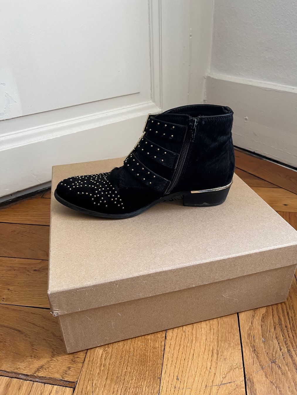 Chaussures femmes: Bottines cloutées Bronx – D'occasion à Lausanne par GildaGys 4
