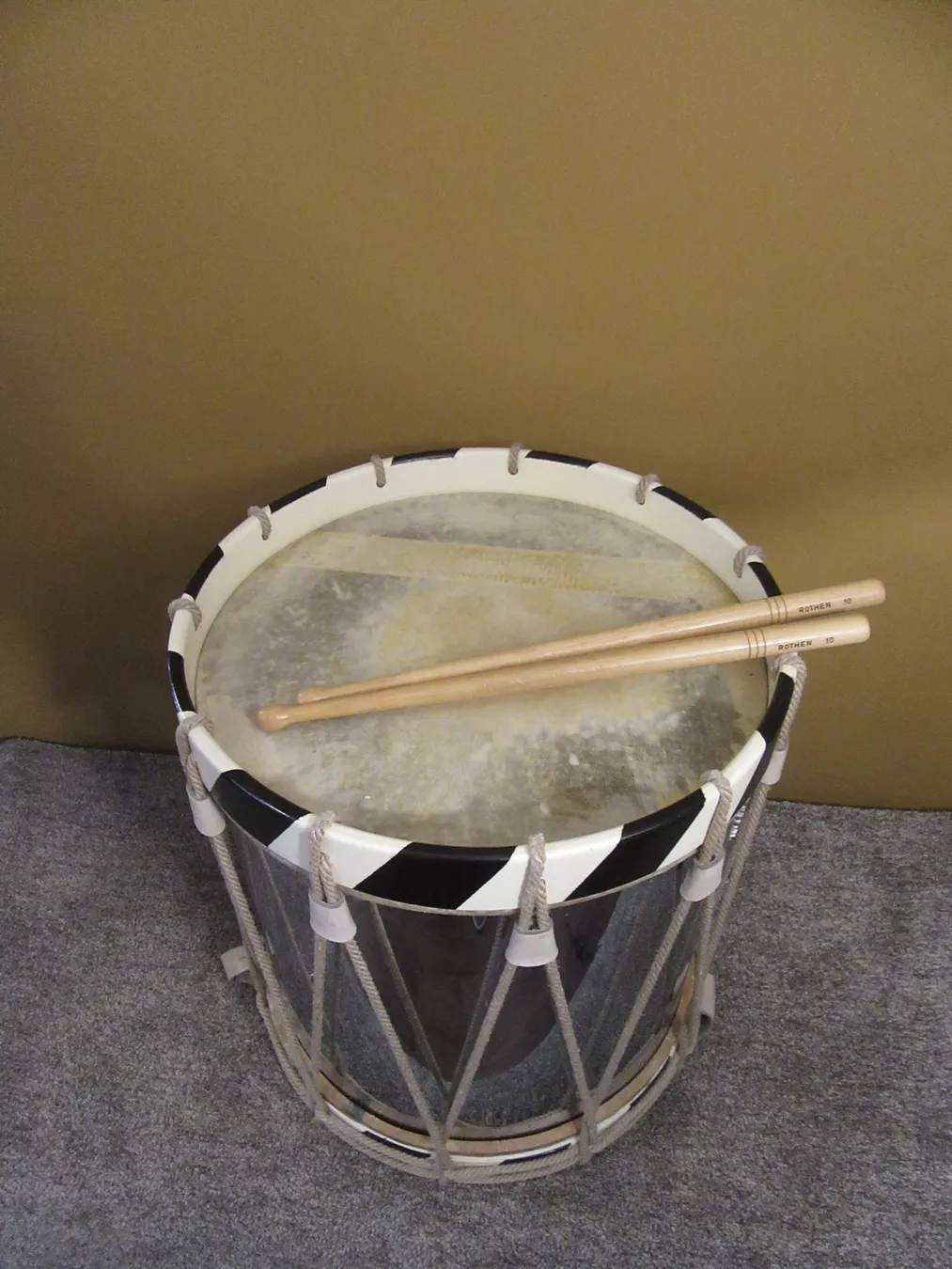 Strumenti musicali: Basler Trommel – Usato da Olten venduto da handpanschweiz 1