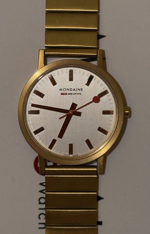 Mondaine Uhren: Mondaine C37 Classic 36mm Gold – Gebraucht aus Leytron von airlines00 1