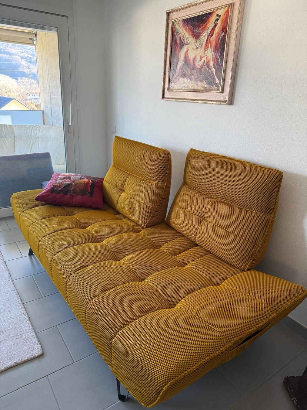 Divani: Divano pari al nuovo – Nuovo (secondo la descrizione) da Riva San Vitale venduto da pel_k6zp