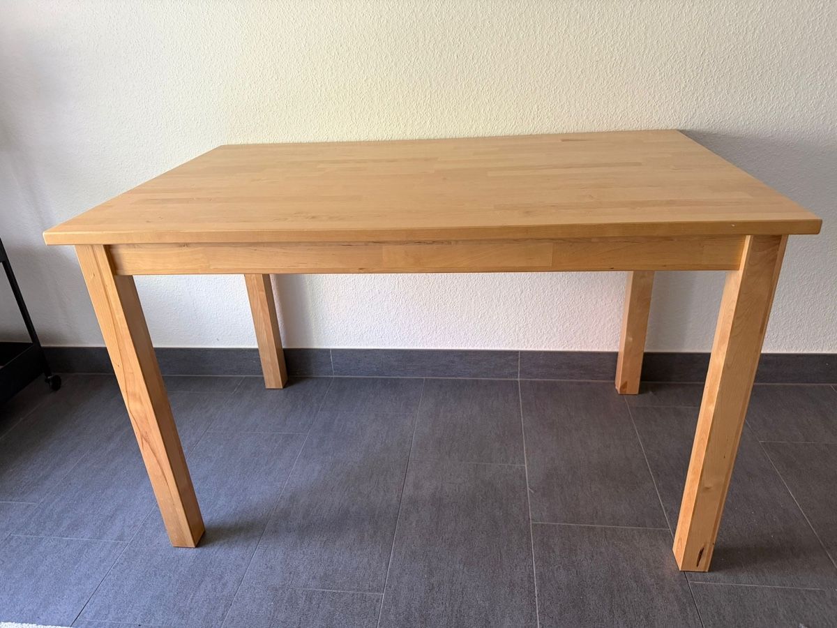 Tavoli: Holztisch – Usato da Basel venduto da Cdraemy.