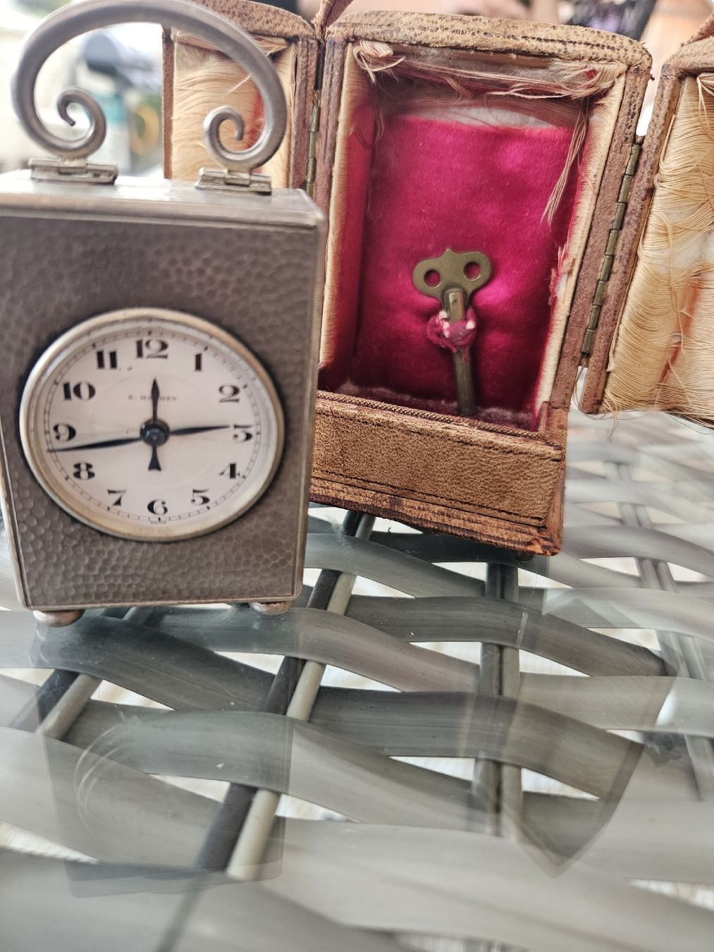 Orologi da terra & Orologi da parete: Art Deco Tisch Uhr Silber ca 1920 – Usato da Rickenbach b. Wil venduto da nic_8ljr 1