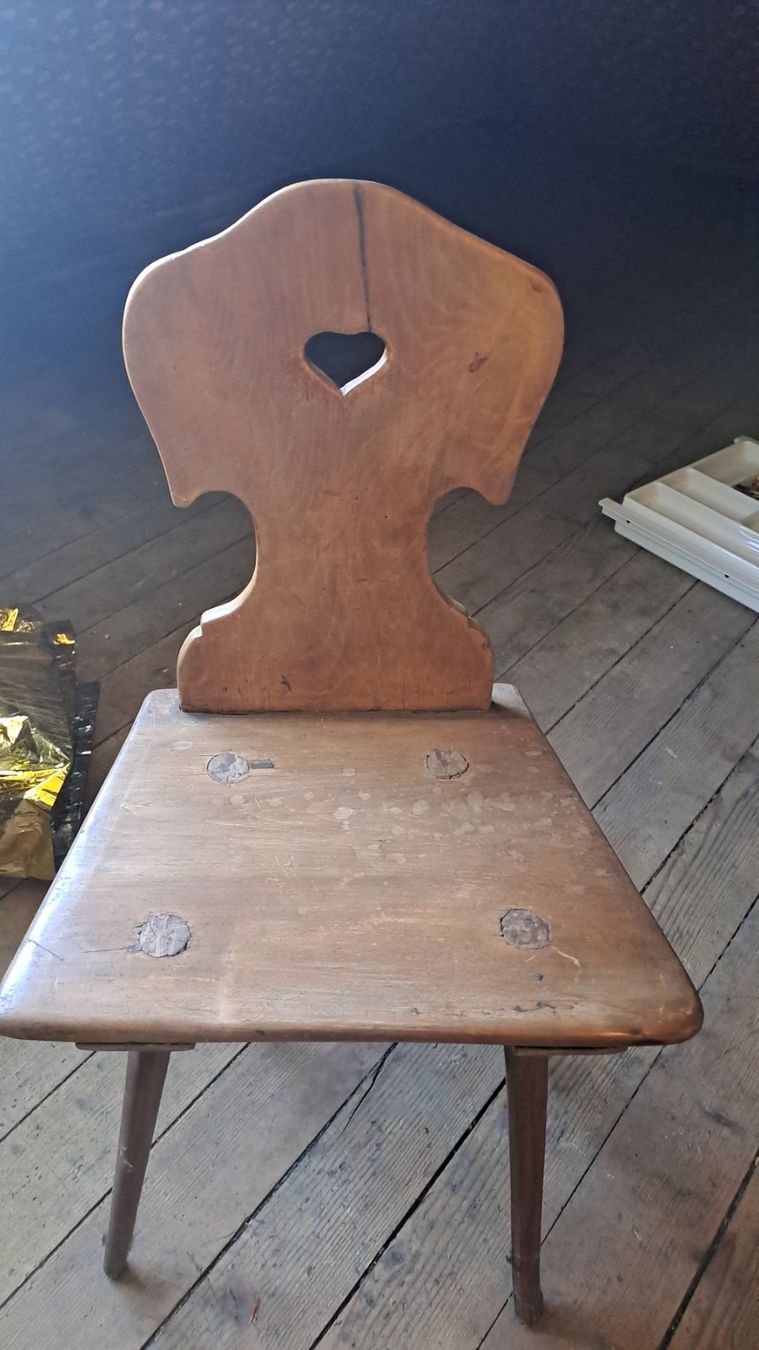 Stühle: 2 antike Holz-Stabellen – Gebraucht aus Basel von RitaFO102 1