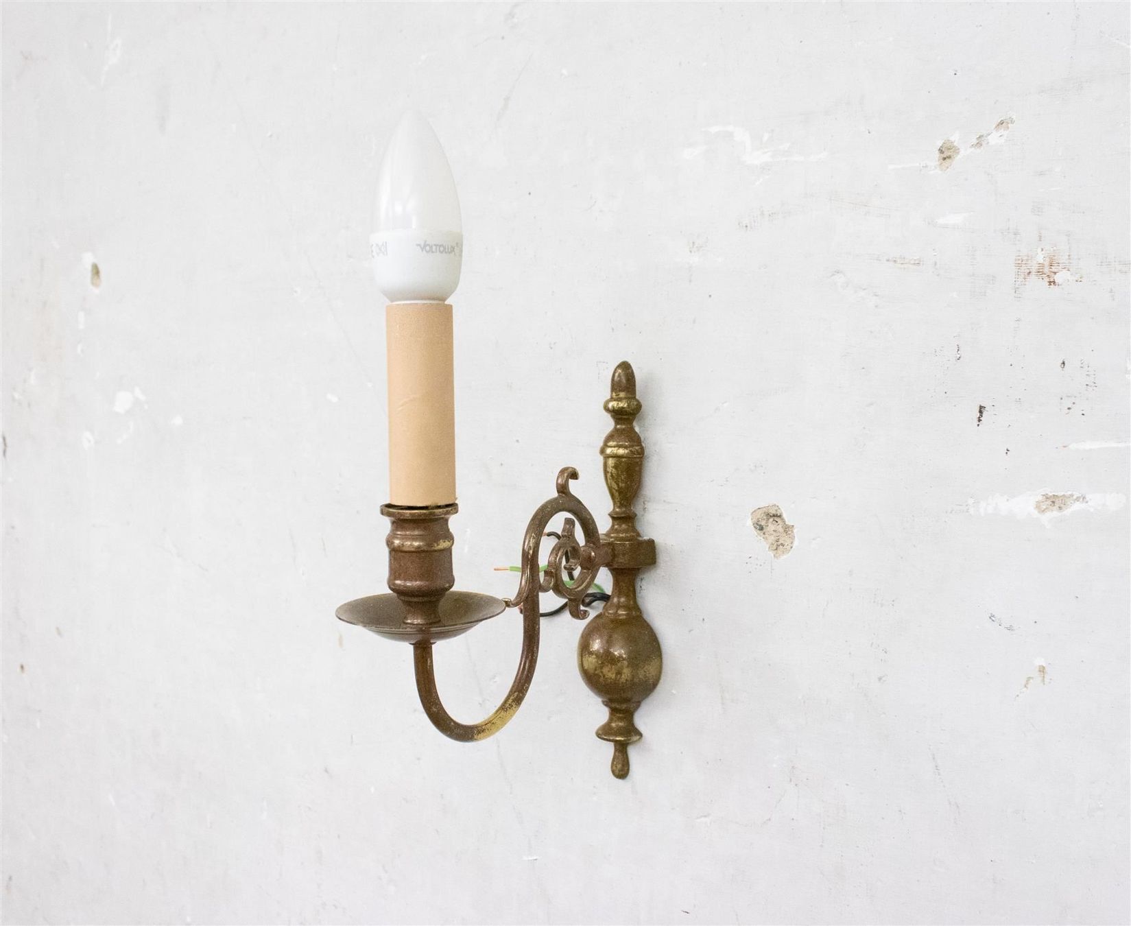 Lampade: 1-strahlige Wandleuchte / Wandlampe – Usato da Zürich venduto da ZuercherBrockenhaus