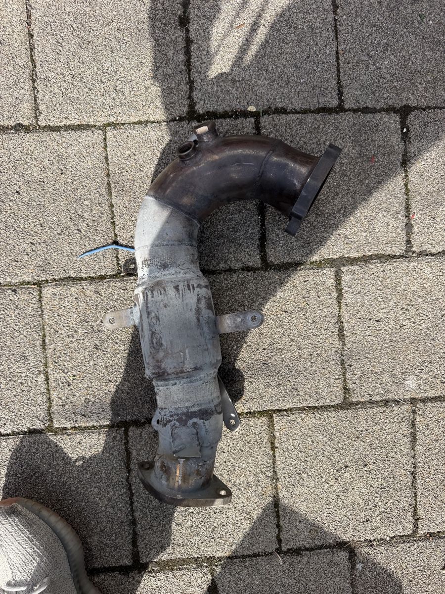 Abarth Tutti pezzi di ricambio auto: Fiat Abarth Downpipe – Usato da Oberbuchsiten venduto da M.G.15