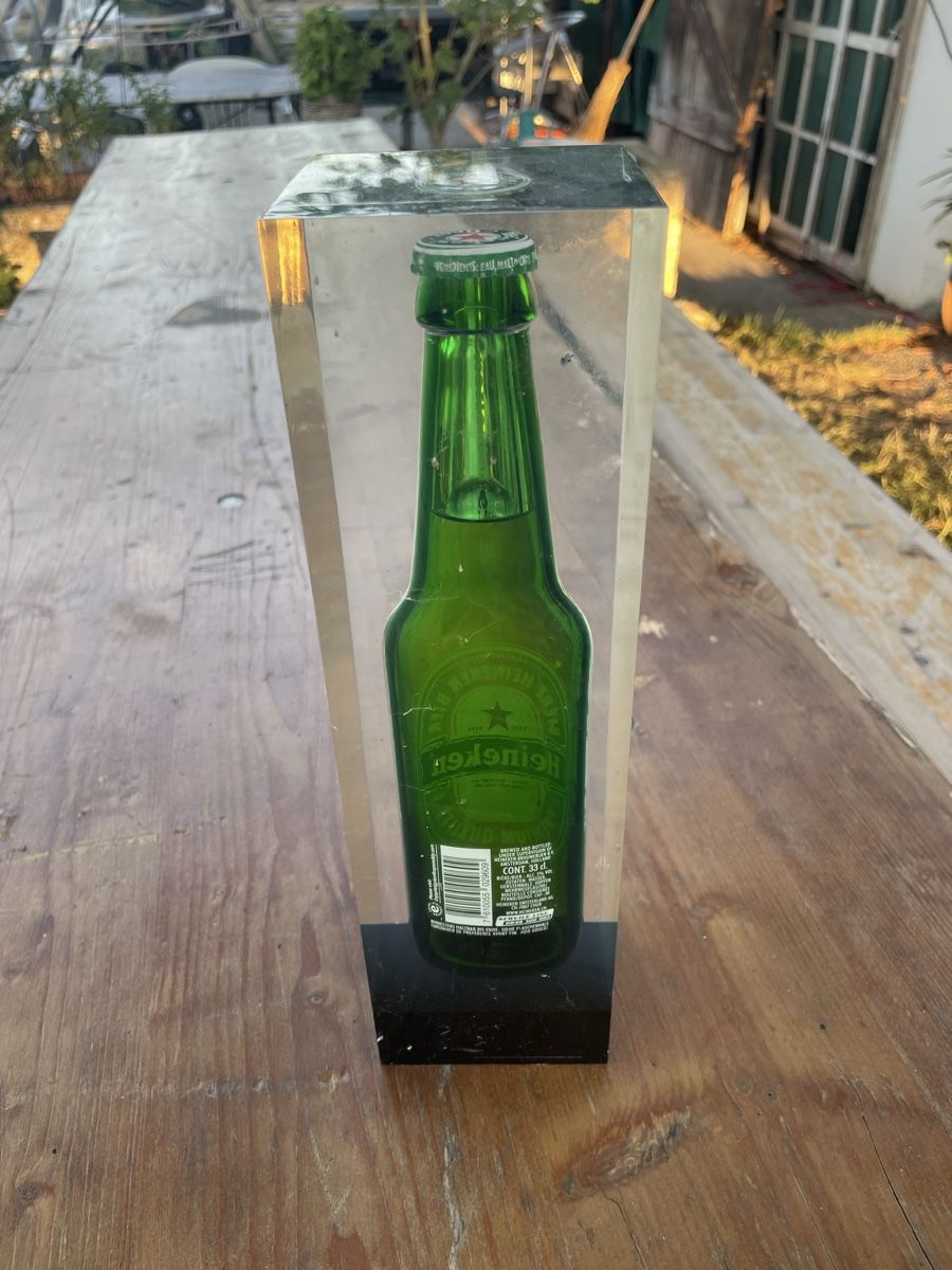 Toutes les décorations: Bière Heineken dans plexiglas objet décoration 33cl – Neuf (Voir description) à Meyrin par jul_km5p 2
