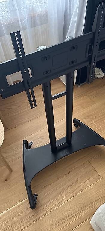 Altro in Decorazioni & Accessori: Pied de télé à roulettes – Usato da Bevaix venduto da Ky714n