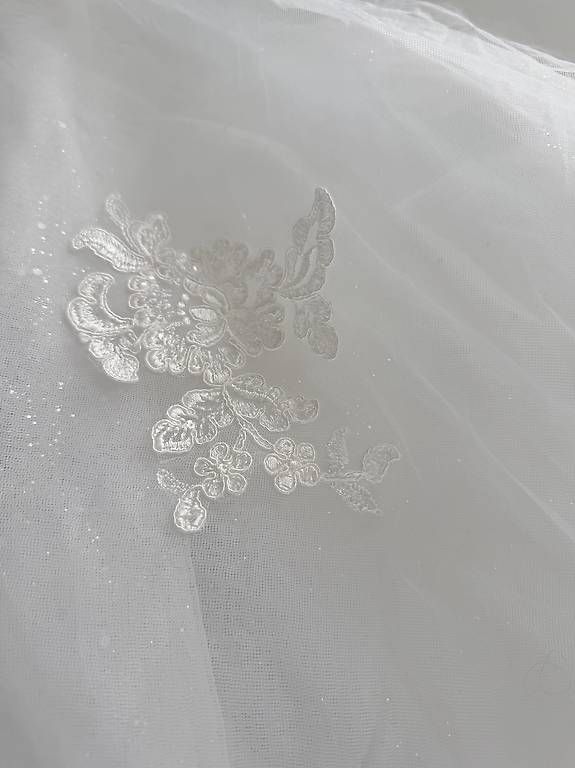 Kleider: Wunderschönes Brautkleid von Romantica Collections – Gebraucht aus Safenwil von cci_9njq 1