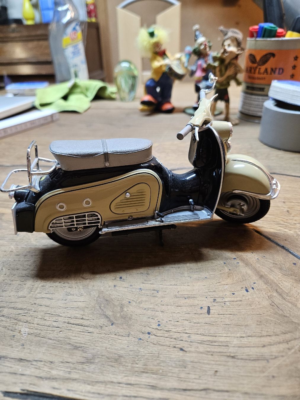 Schuco Kit di modellismo & Modellini statici: Schuco Roller Modell 1:10 (T1) – Usato da Rorschach venduto da TimelessTrading 2