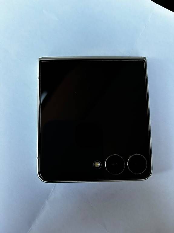 Telefoni cellulari / Smartphones: Samsung Galaxy Z Flip 7 512 GB Mint – Usato da Schötz venduto da Kevin141991 4