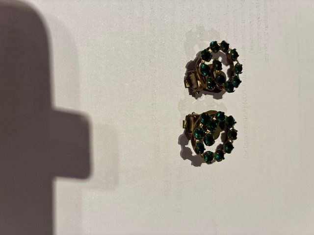 Ohrringe & -stecker: CLIPS OREILLES PERLES VERTES-VERRE – Gebraucht aus Evilard von nenette01 1