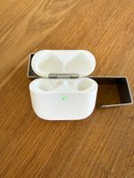 APPLE AirPods 4 Charging Case