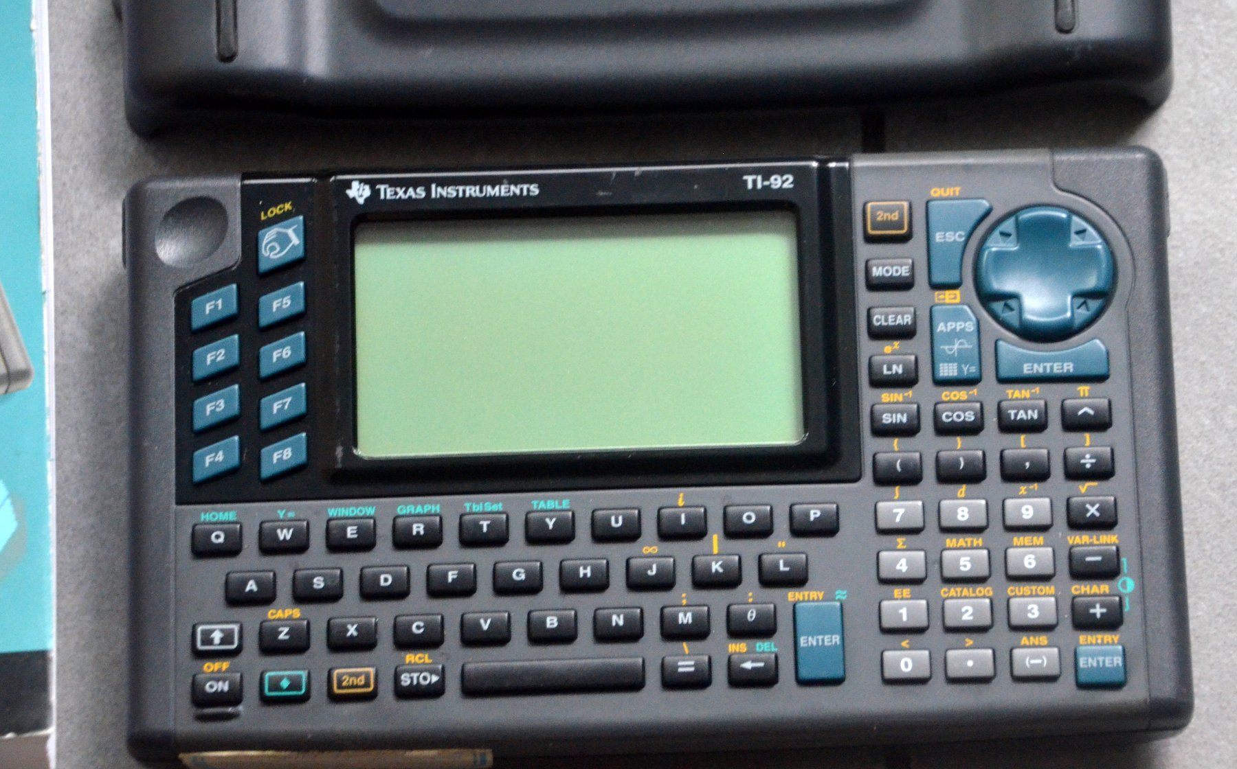 Texas Instruments Taschenrechner: Texas Instruments TI 92 Taschenrechner / calculatrice – Gebraucht aus Collonges von arashee 1